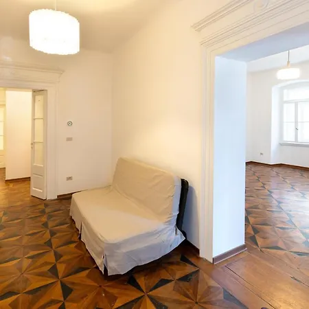 Elegante Zona Rive Apartment *