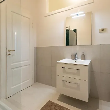 Apartment Elegante Zona Rive *