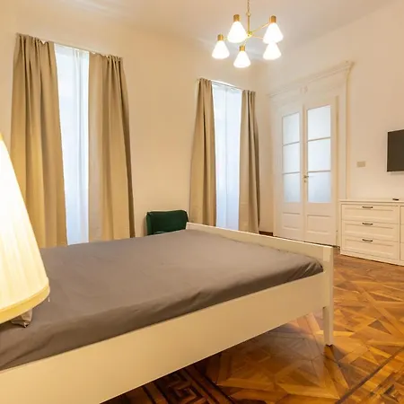 Elegante Zona Rive Trieste